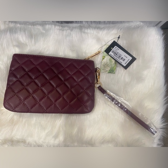 BADGLEY MISCHKA | Diamond Quilted Pattern Vegan Leather Wristlet  | Burgundy - Picture 2 of 9